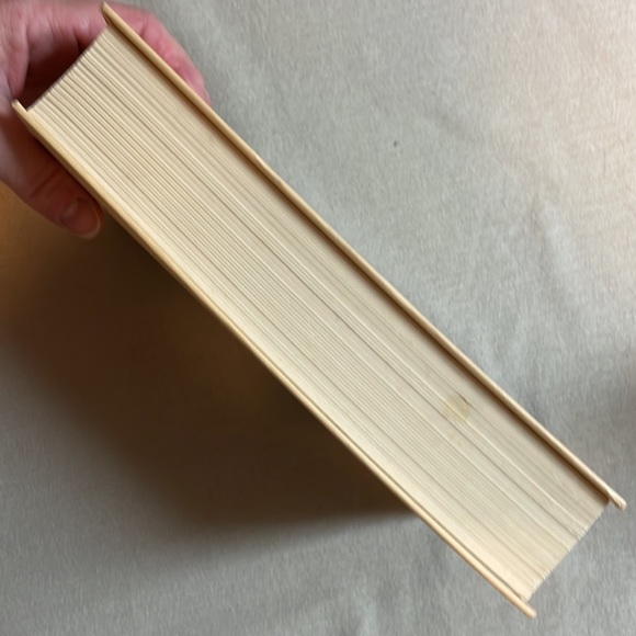 📚2/$6  The Host #1 in Series - Picture 4 of 12